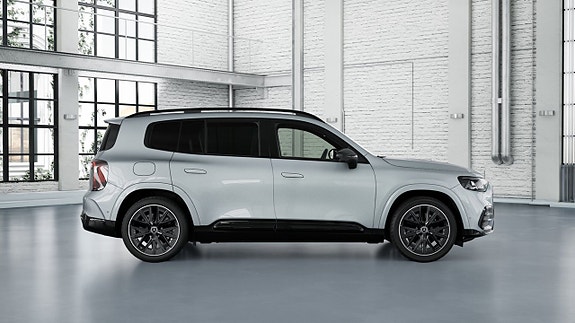 Mercedes-Benz GLB250+ 3 of 7