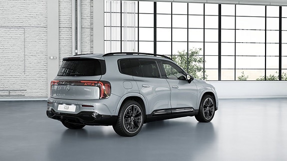 Mercedes-Benz GLB250+ 4 of 7