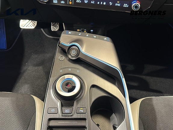 Kia EV6 12 of 18