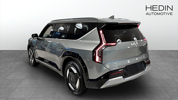 Kia EV9 2 of 5