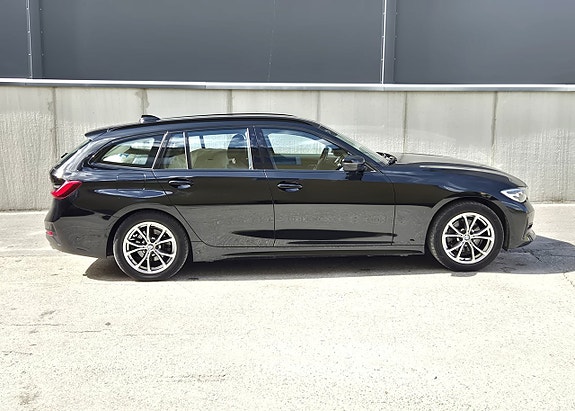 BMW 320d 2 of 5