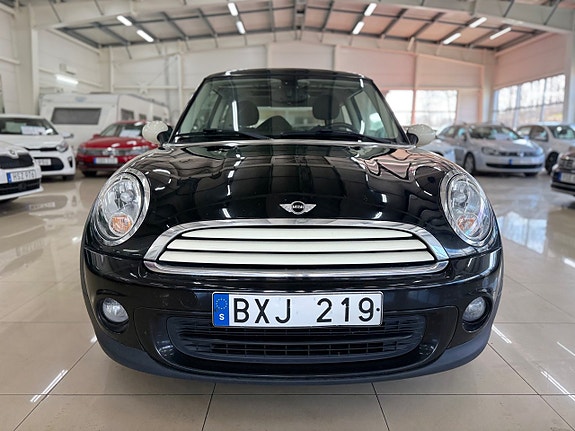 MINI One 2 of 5