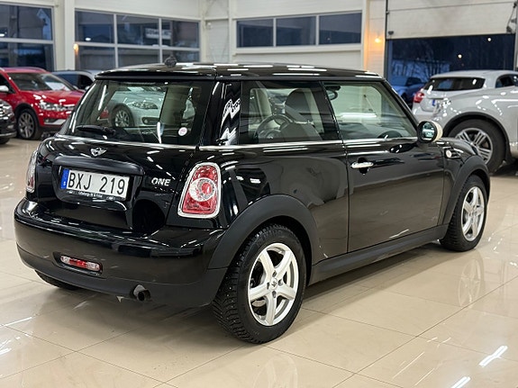MINI One 11 of 21