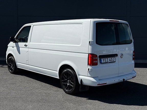 Volkswagen Transporter 12 of 22