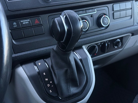 Volkswagen Transporter 25 of 30