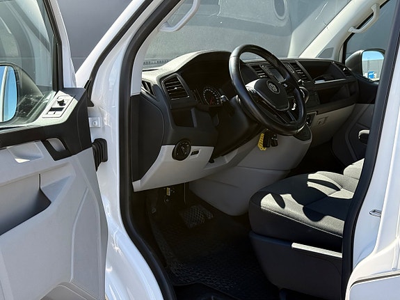Volkswagen Transporter 15 of 22