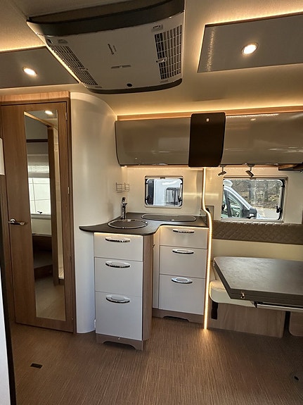 Bürstner Ixeo 736 Queenbed, ac bodel 17 of 21