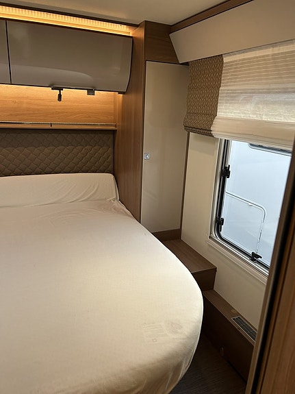 Bürstner Ixeo 736 Queenbed, ac bodel 9 of 21