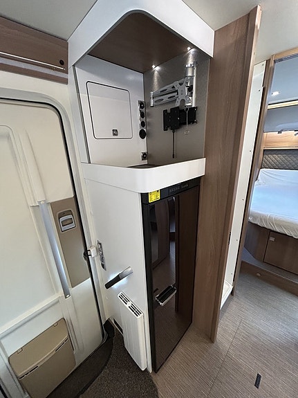 Bürstner Ixeo 736 Queenbed, ac bodel 20 of 21