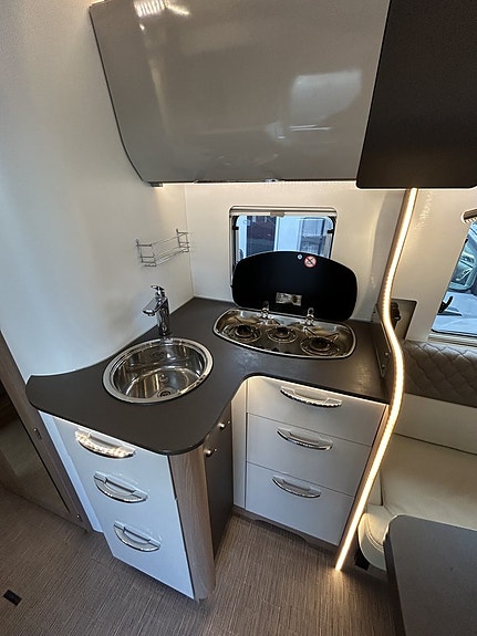 Bürstner Ixeo 736 Queenbed, ac bodel 19 of 21