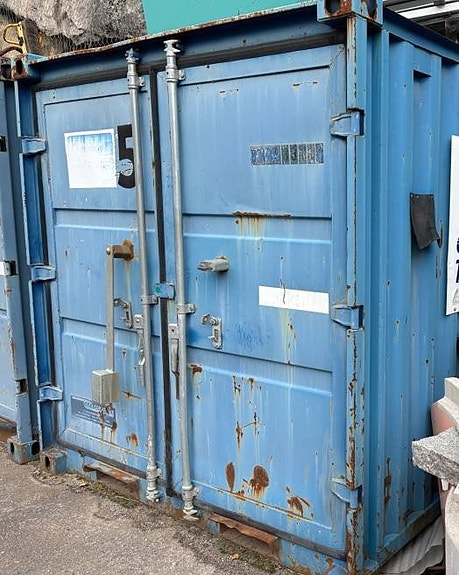 Förrådscontainer 8 fot isolerad med el