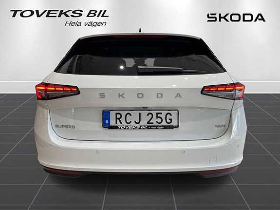 Skoda Superb 4 of 5