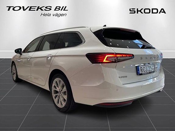 Skoda Superb 3 of 5