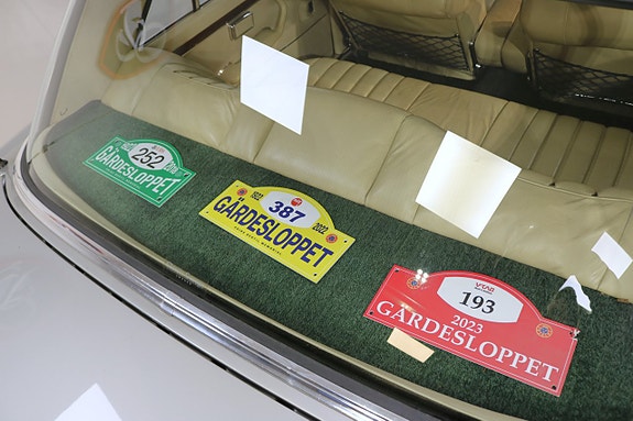 Mercedes-Benz 300 SEL 18 of 26