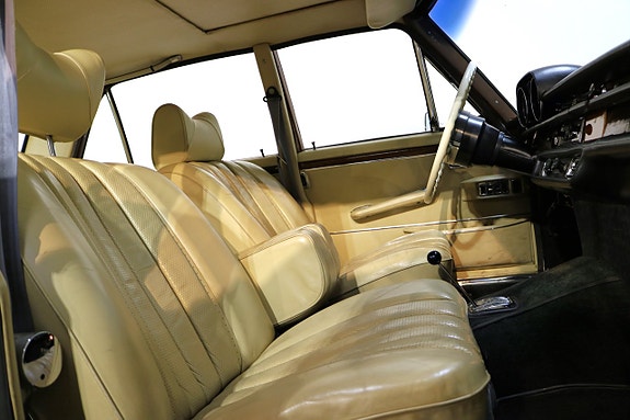 Mercedes-Benz 300 SEL 14 of 26