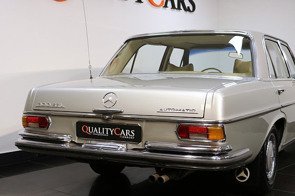Mercedes-Benz 300 SEL 22 of 26
