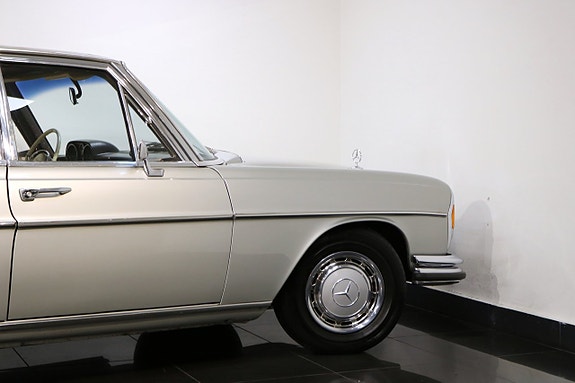 Mercedes-Benz 300 SEL 23 of 26