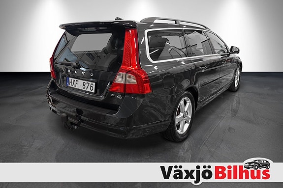 Volvo V70 3 of 9
