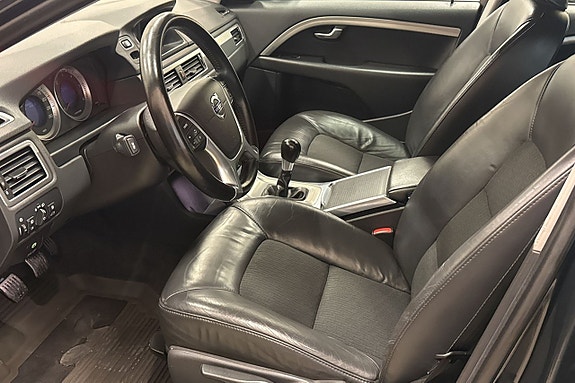 Volvo V70 6 of 9