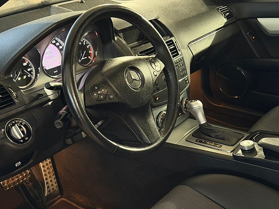 Mercedes-Benz C250 7 of 15