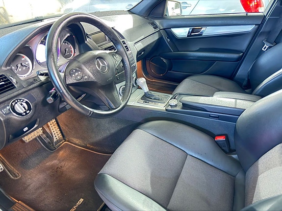 Mercedes-Benz C250 10 of 15