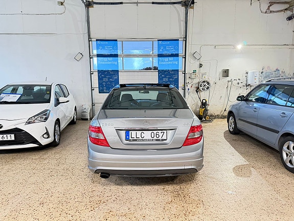 Mercedes-Benz C250 15 of 15