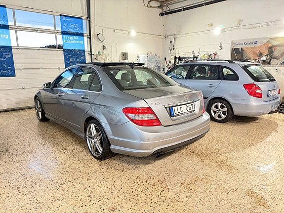 Mercedes-Benz C250 14 of 15