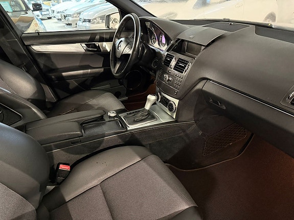 Mercedes-Benz C250 8 of 15