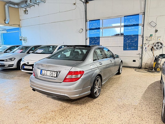 Mercedes-Benz C250 4 of 15