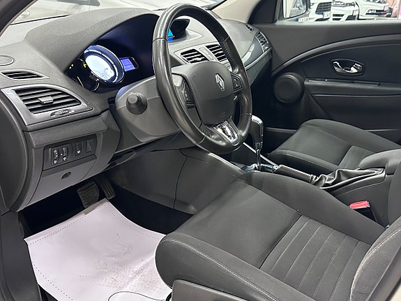 Renault Megane 12 of 25