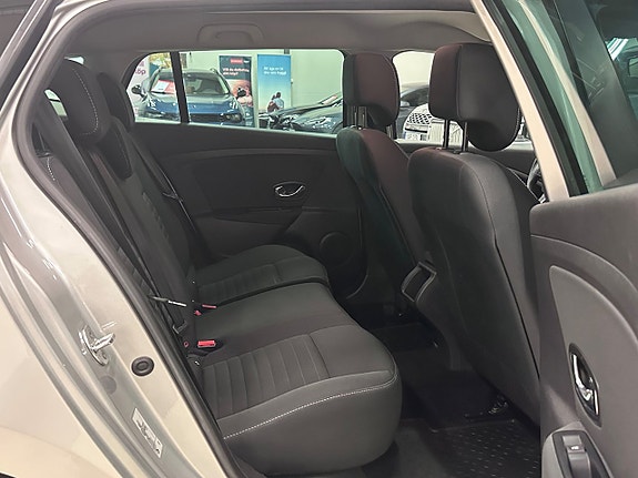 Renault Megane 25 of 25