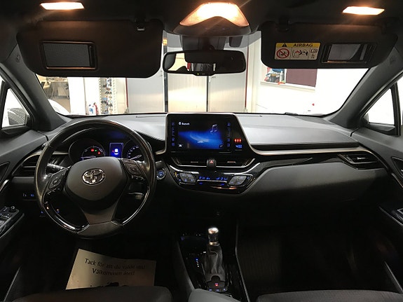 Toyota C-HR 11 of 21