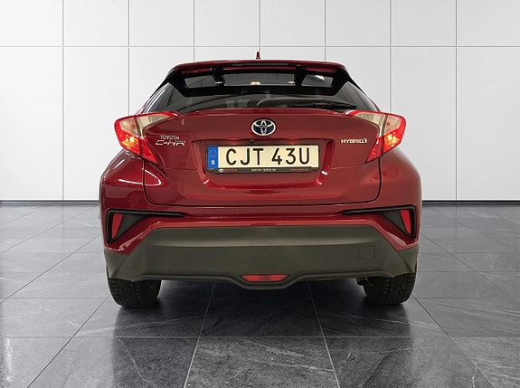 Toyota C-HR 4 of 21