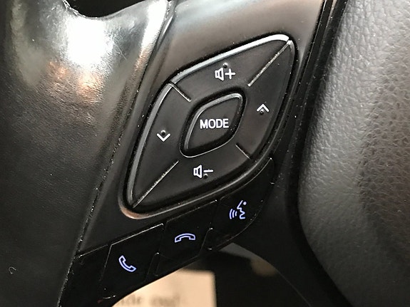 Toyota C-HR 16 of 21