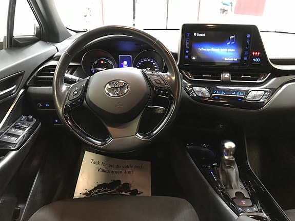 Toyota C-HR 10 of 21