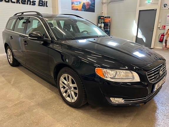 Volvo V70 2 of 5