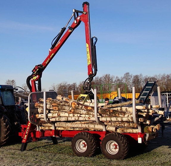 Tajfun GAP 90 Huggarvagn med kran DOT 40K Demo