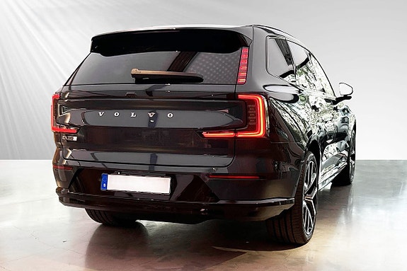 Volvo EX90 4 of 5