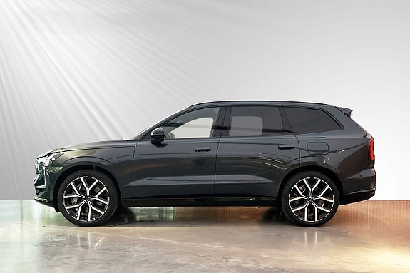Volvo EX90 2 of 5
