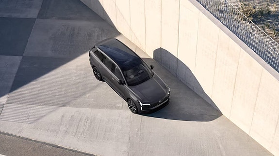 Volvo EX90 13 of 25