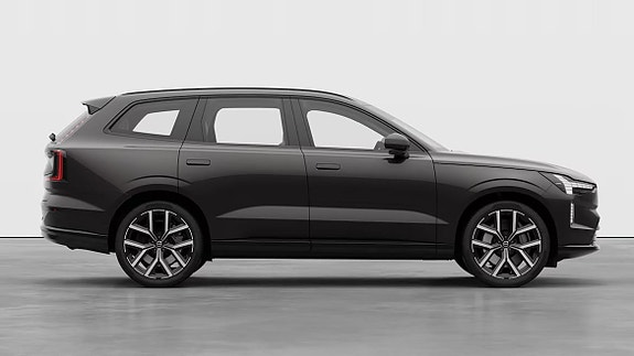 Volvo EX90 16 of 25