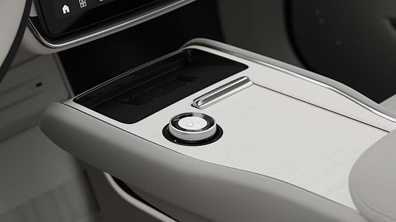 Volvo EX90 19 of 25