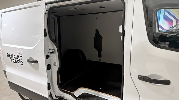 Renault Trafic 5 of 9