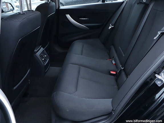 BMW 318 8 of 23