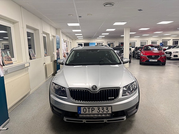 Skoda Octavia Scout 4 of 5