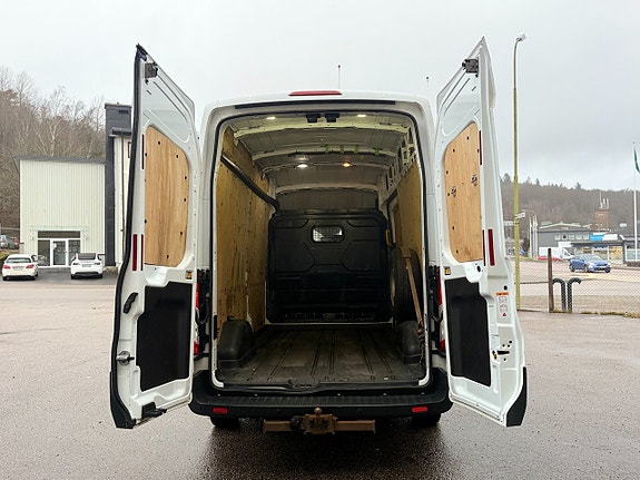 Ford Transit 9 of 14