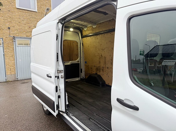 Ford Transit 12 of 14