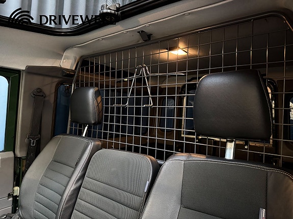 Land Rover Defender 90 7 of 26