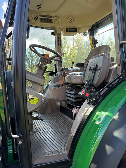 John Deere 5090r 5 of 5