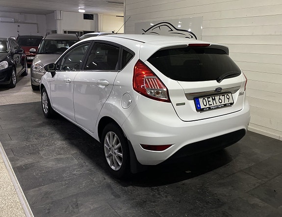 Ford Fiesta 4 of 5